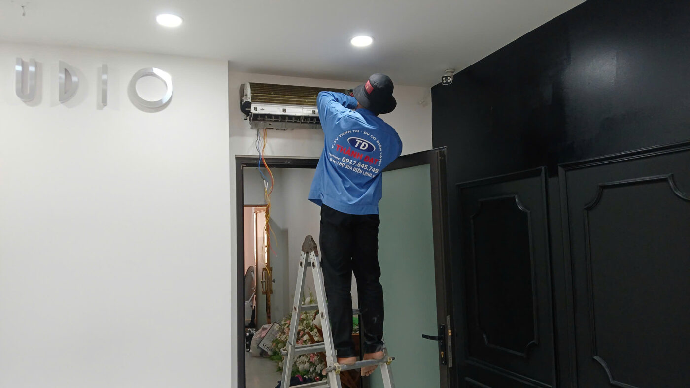 Dịch vụ sửa máy lạnh LG bị xì gá