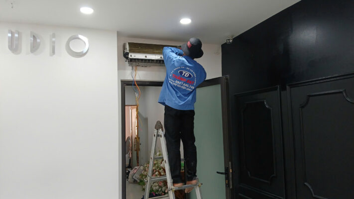 Dịch vụ sửa máy lạnh LG bị xì gá