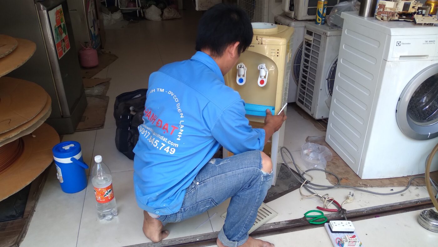 Sửa Máy Nước Uống Nóng Lạnh Sunhouse