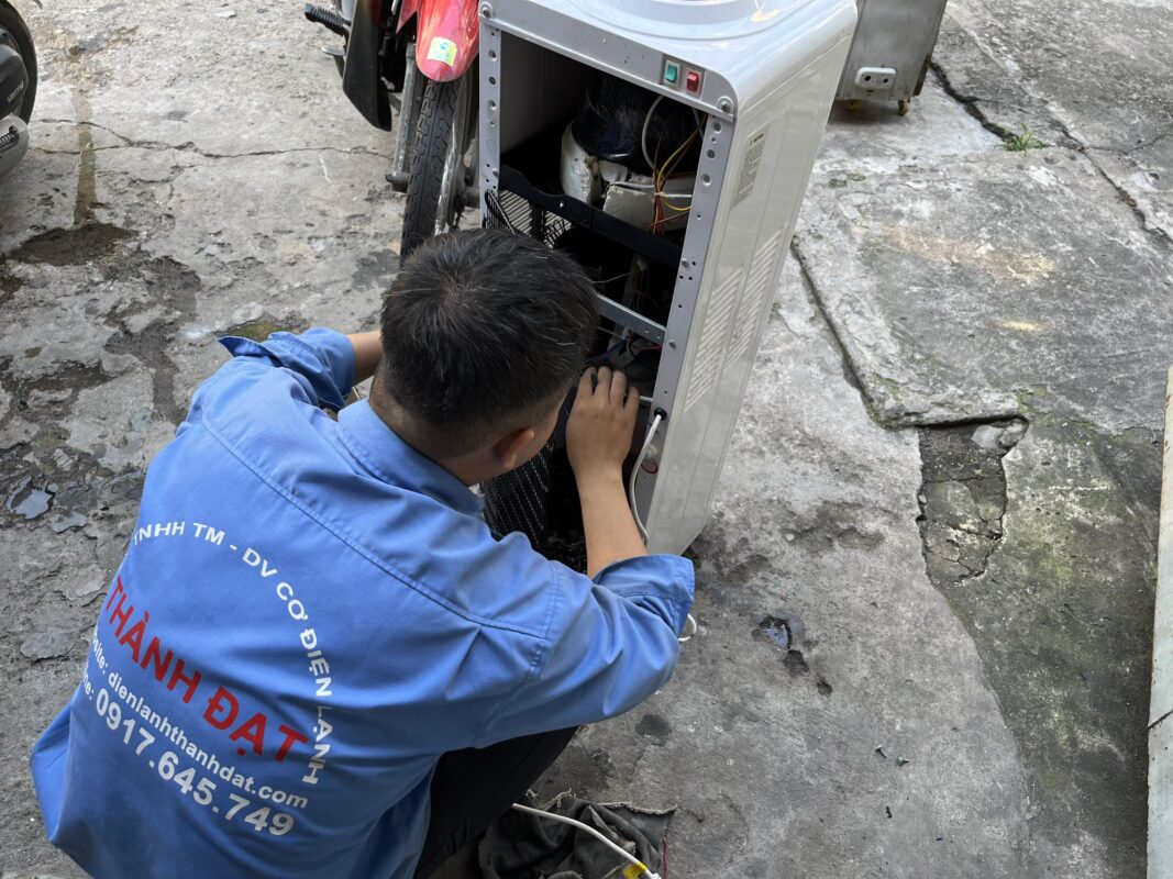 Sửa Máy Nước Uống Nóng Lạnh Korihome