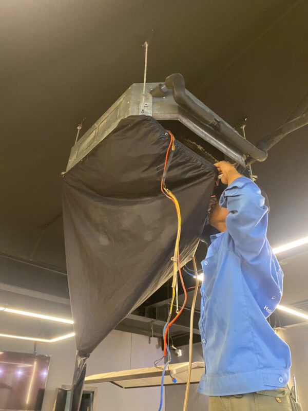 Dịch vụ vệ sinh máy lạnh quận 11